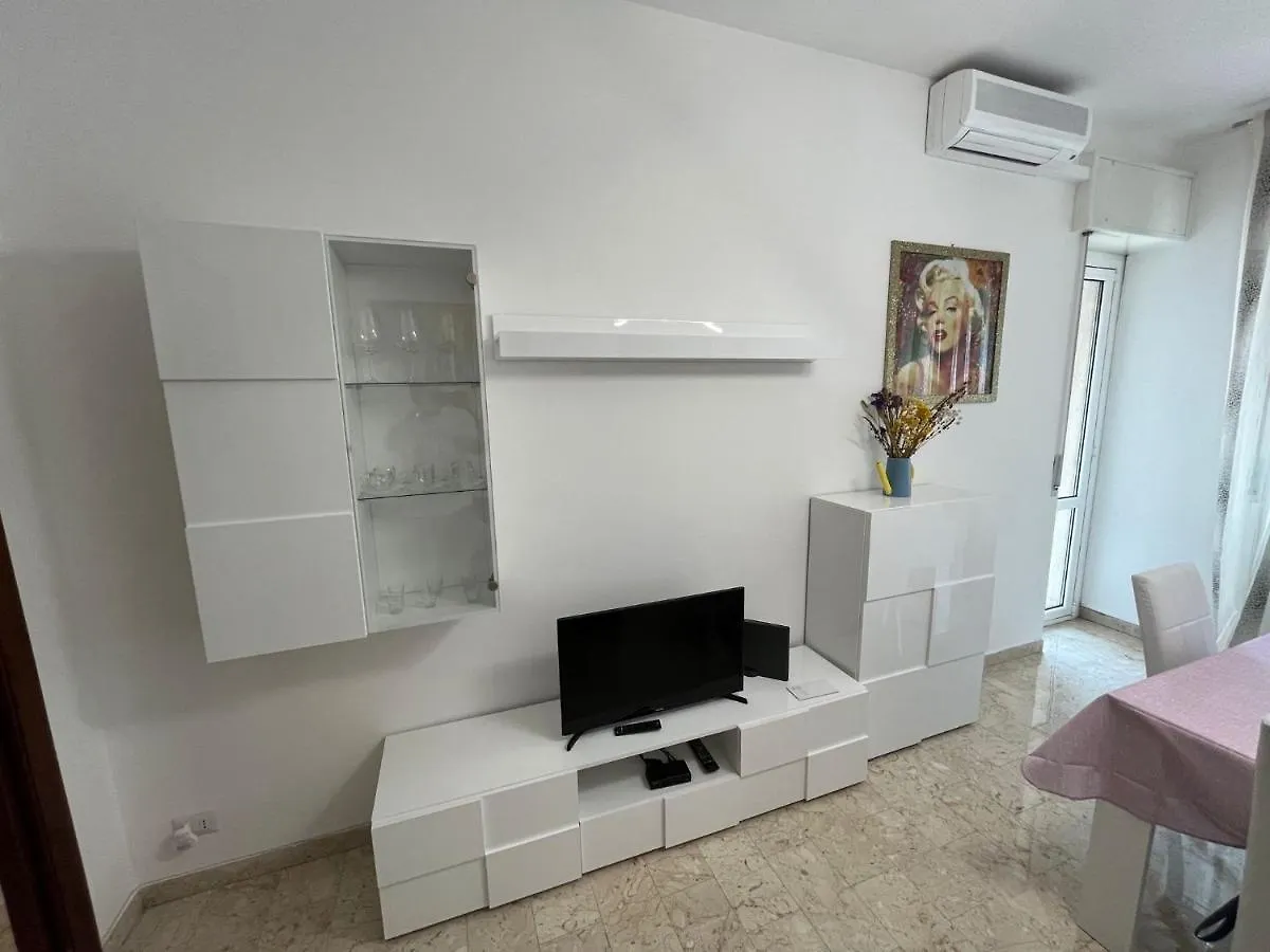 Casa Vittoria A Due Passi Da Milano Lejlighed Cesano Boscone Italien